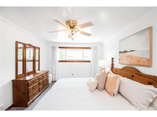 86 Ranchdale Drive, Hamilton, ON - Indoor Photo Showing Bedroom