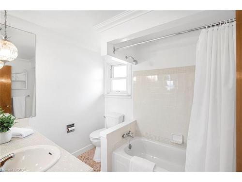 86 Ranchdale Drive, Hamilton, ON - Indoor Photo Showing Bathroom