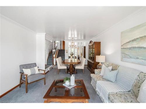 86 Ranchdale Drive, Hamilton, ON - Indoor Photo Showing Living Room