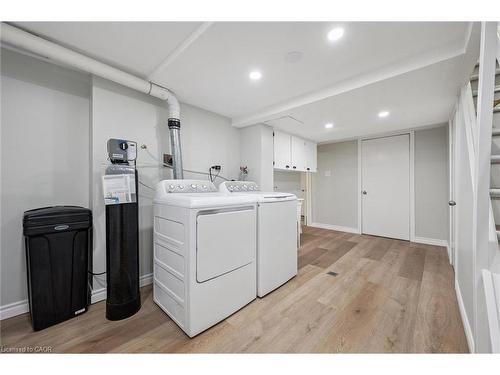 41-121 University Avenue E, Waterloo, ON - Indoor Photo Showing Laundry Room