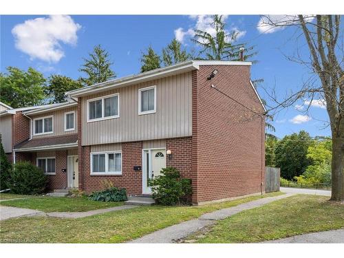 41-121 University Avenue E, Waterloo, ON - Outdoor