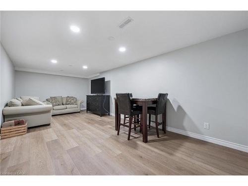 41-121 University Avenue E, Waterloo, ON - Indoor