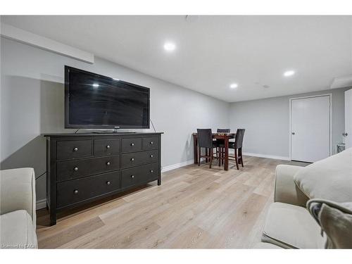 41-121 University Avenue E, Waterloo, ON - Indoor