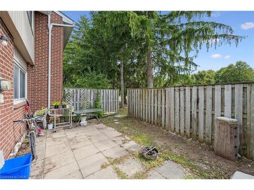 41-121 University Avenue E, Waterloo, ON - Outdoor