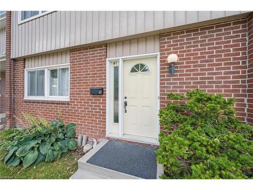 41-121 University Avenue E, Waterloo, ON - Outdoor With Exterior