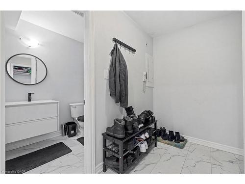 104-28 Victoria Avenue N, Hamilton, ON - Indoor Photo Showing Other Room