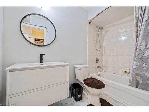 104-28 Victoria Avenue N, Hamilton, ON - Indoor Photo Showing Bathroom