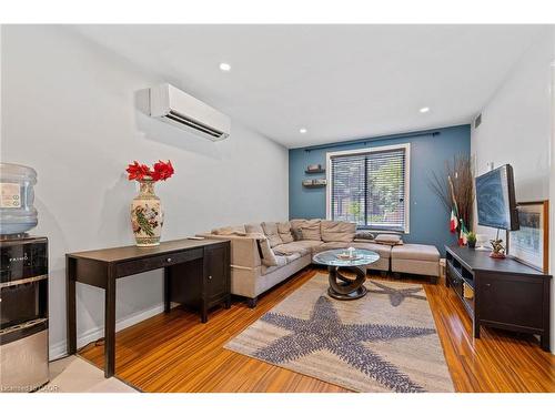 104-28 Victoria Avenue N, Hamilton, ON - Indoor Photo Showing Other Room