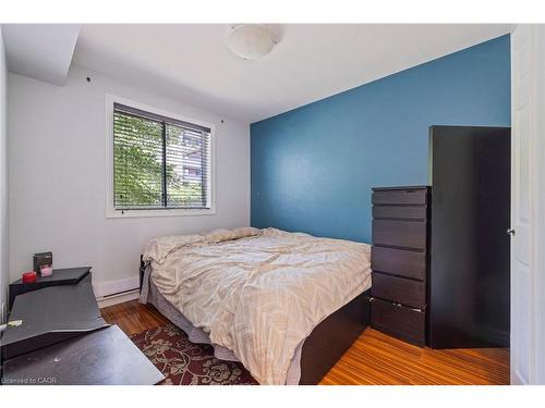 104-28 Victoria Avenue N, Hamilton, ON - Indoor Photo Showing Bedroom