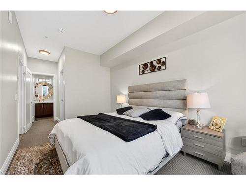 402-16 Concord Place, Grimsby, ON - Indoor Photo Showing Bedroom