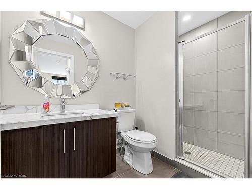 402-16 Concord Place, Grimsby, ON - Indoor Photo Showing Bathroom