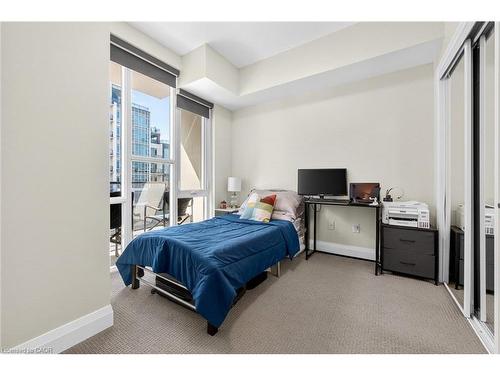 402-16 Concord Place, Grimsby, ON - Indoor Photo Showing Bedroom