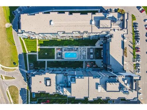 402-16 Concord Place, Grimsby, ON - 