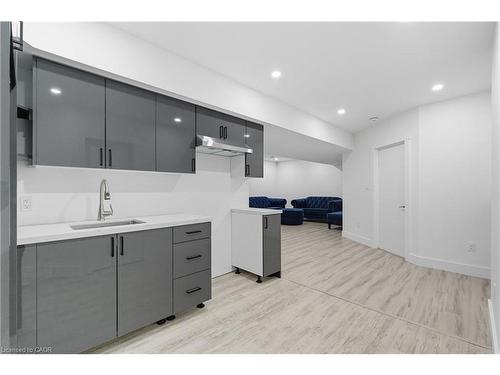 20 Ivy Crescent, Thorold, ON - Indoor Photo Showing Other Room