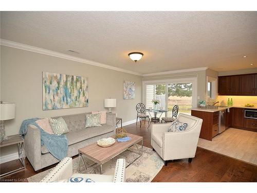 41 Sister Kern Terrace, Hamilton, ON - Indoor Photo Showing Living Room
