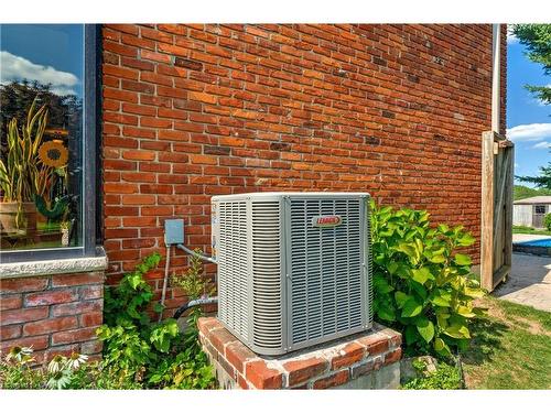 55 Kirby Avenue, Flamborough, ON - Outdoor