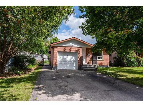 8 Pamela Place, Guelph, ON - Outdoor