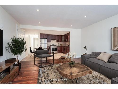 8 Pamela Place, Guelph, ON - Indoor Photo Showing Living Room