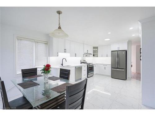 1860 Devos Drive, London, ON - Indoor