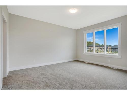 24 Moon Crescent, Cambridge, ON - Indoor Photo Showing Other Room