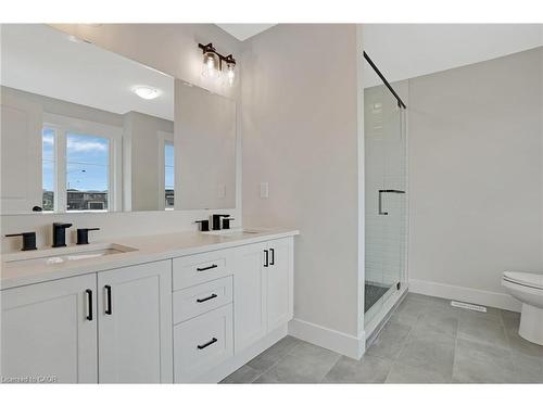 24 Moon Crescent, Cambridge, ON - Indoor Photo Showing Bathroom