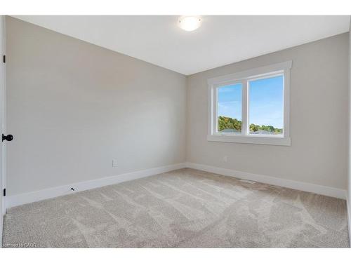 24 Moon Crescent, Cambridge, ON - Indoor Photo Showing Other Room