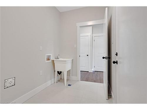 24 Moon Crescent, Cambridge, ON - Indoor Photo Showing Other Room