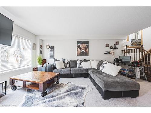 8258 Tulip Tree Drive, Niagara Falls, ON - Indoor Photo Showing Living Room