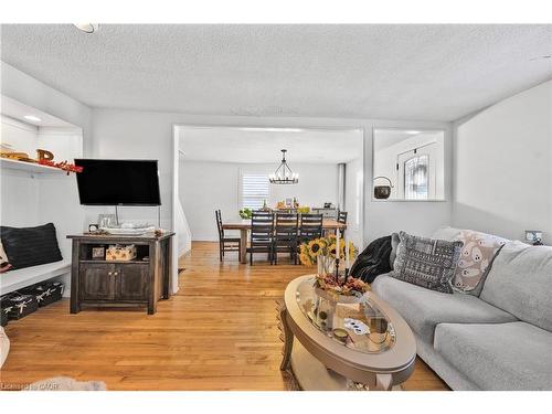 83 Orkney Street W, Caledonia, ON - Indoor Photo Showing Living Room