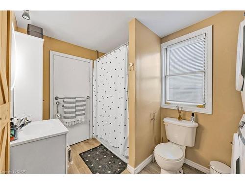 83 Orkney Street W, Caledonia, ON - Indoor Photo Showing Bathroom