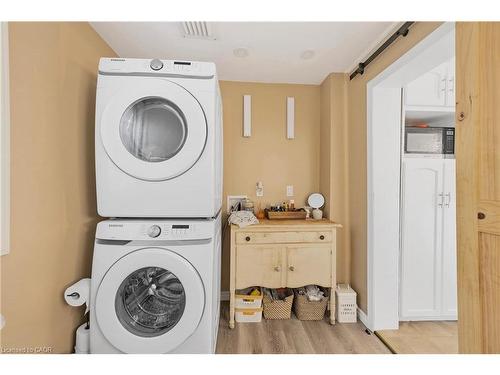 83 Orkney Street W, Caledonia, ON - Indoor Photo Showing Laundry Room