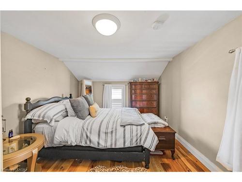 83 Orkney Street W, Caledonia, ON - Indoor Photo Showing Bedroom