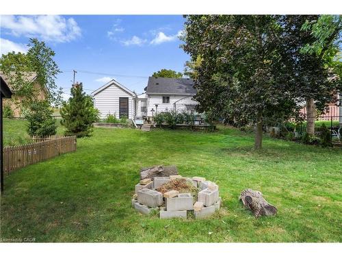 83 Orkney Street W, Caledonia, ON - Outdoor