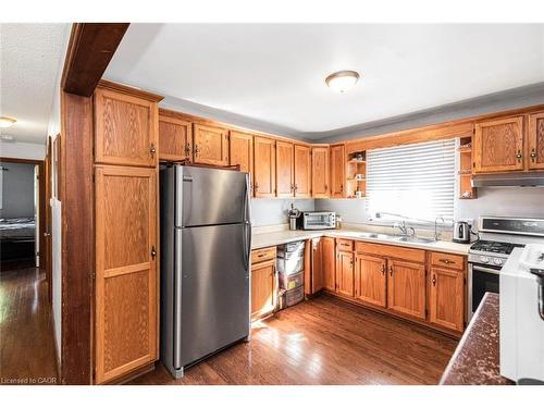 3309 Tallman Drive, Vineland, ON - Indoor Photo Showing Kitchen