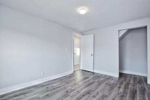 Main-21 Fife Street, Hamilton, ON - Indoor Photo Showing Other Room
