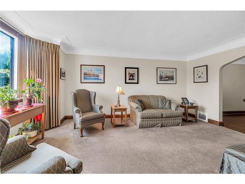 274 Ottawa Street S, Hamilton, ON - Indoor Photo Showing Living Room
