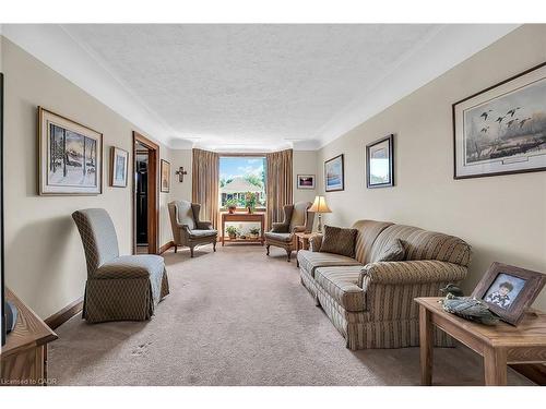 274 Ottawa Street S, Hamilton, ON - Indoor Photo Showing Living Room