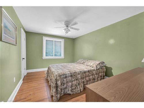 274 Ottawa Street S, Hamilton, ON - Indoor Photo Showing Bedroom