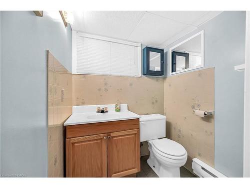 274 Ottawa Street S, Hamilton, ON - Indoor Photo Showing Bathroom