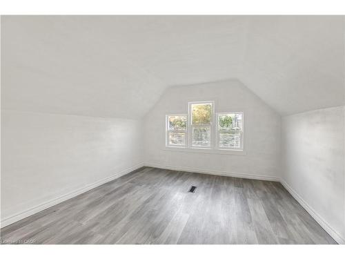 130 Stirton Street, Hamilton, ON - Indoor Photo Showing Other Room