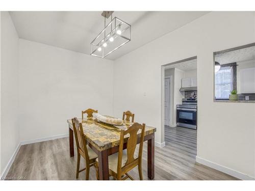 130 Stirton Street, Hamilton, ON - Indoor Photo Showing Dining Room