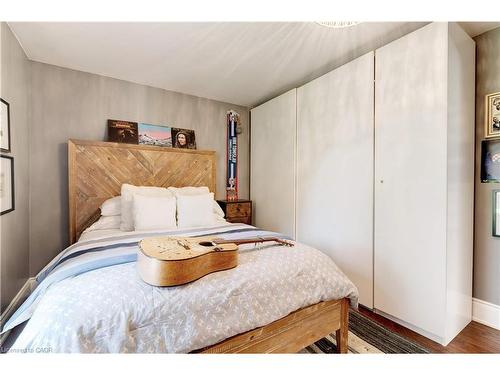 13175 15 Side Road, Georgetown, ON - Indoor Photo Showing Bedroom