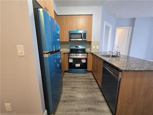 2402-330 Burnhamthorpe Road W, Mississauga, ON - Indoor Photo Showing Kitchen