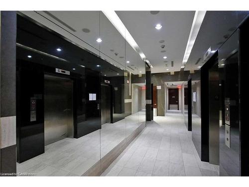 2402-330 Burnhamthorpe Road W, Mississauga, ON - Indoor Photo Showing Other Room