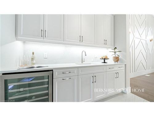 427 Masters Drive, Woodstock, ON - Indoor Photo Showing Kitchen