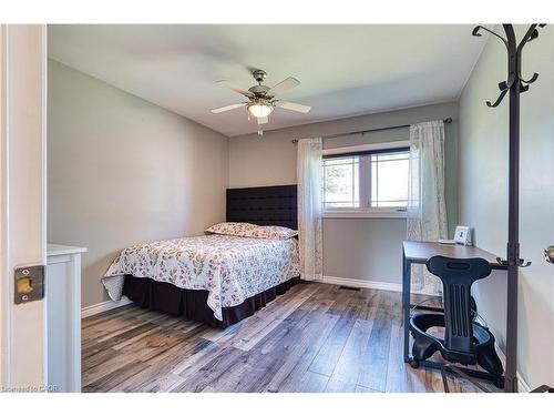 717906 Highway 6, Owen Sound, ON - Indoor Photo Showing Bedroom