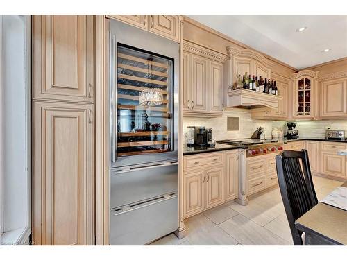 3 Rianna Court, Hamilton, ON - Indoor Photo Showing Kitchen
