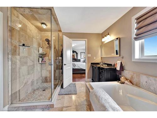 3 Rianna Court, Hamilton, ON - Indoor Photo Showing Bathroom