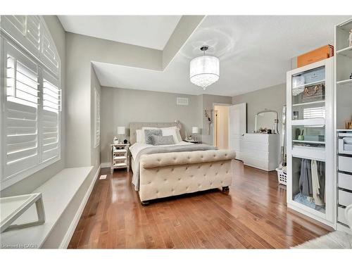 3 Rianna Court, Hamilton, ON - Indoor Photo Showing Bedroom