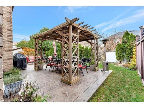 3 Rianna Court, Hamilton, ON - Outdoor